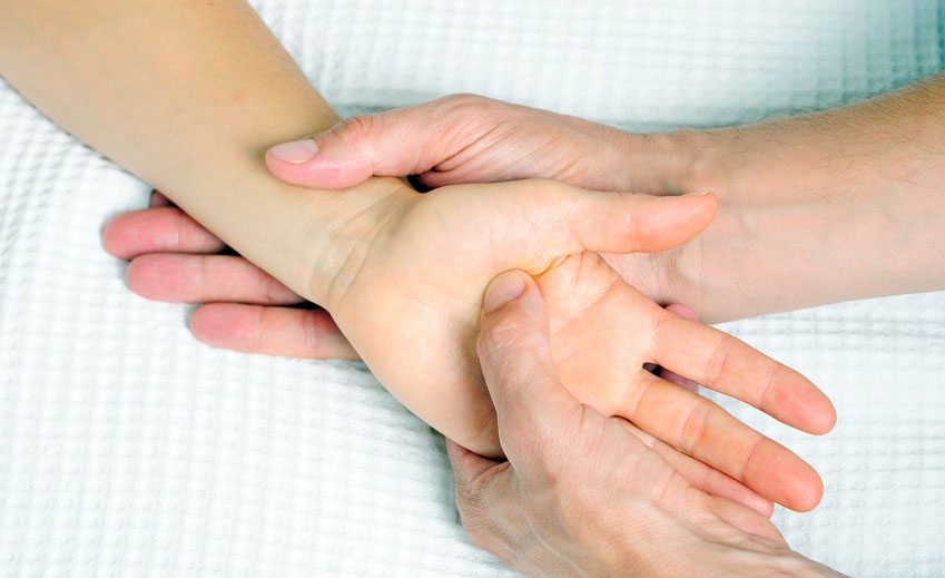 Hände und Arme als Darstellung der Orthopädie